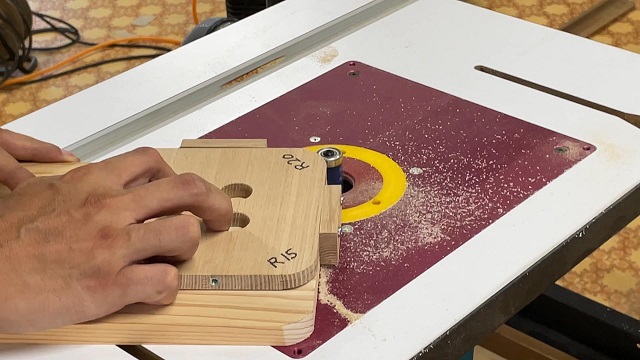 自作のR加工治具を使ってR加工